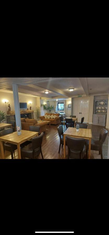 The Countryman Inn Llantrisant  Exterior photo